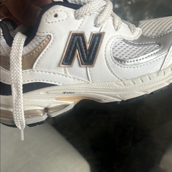 New Balance Kids White and Gray Sneakers size 12 - Picture 6 of 7